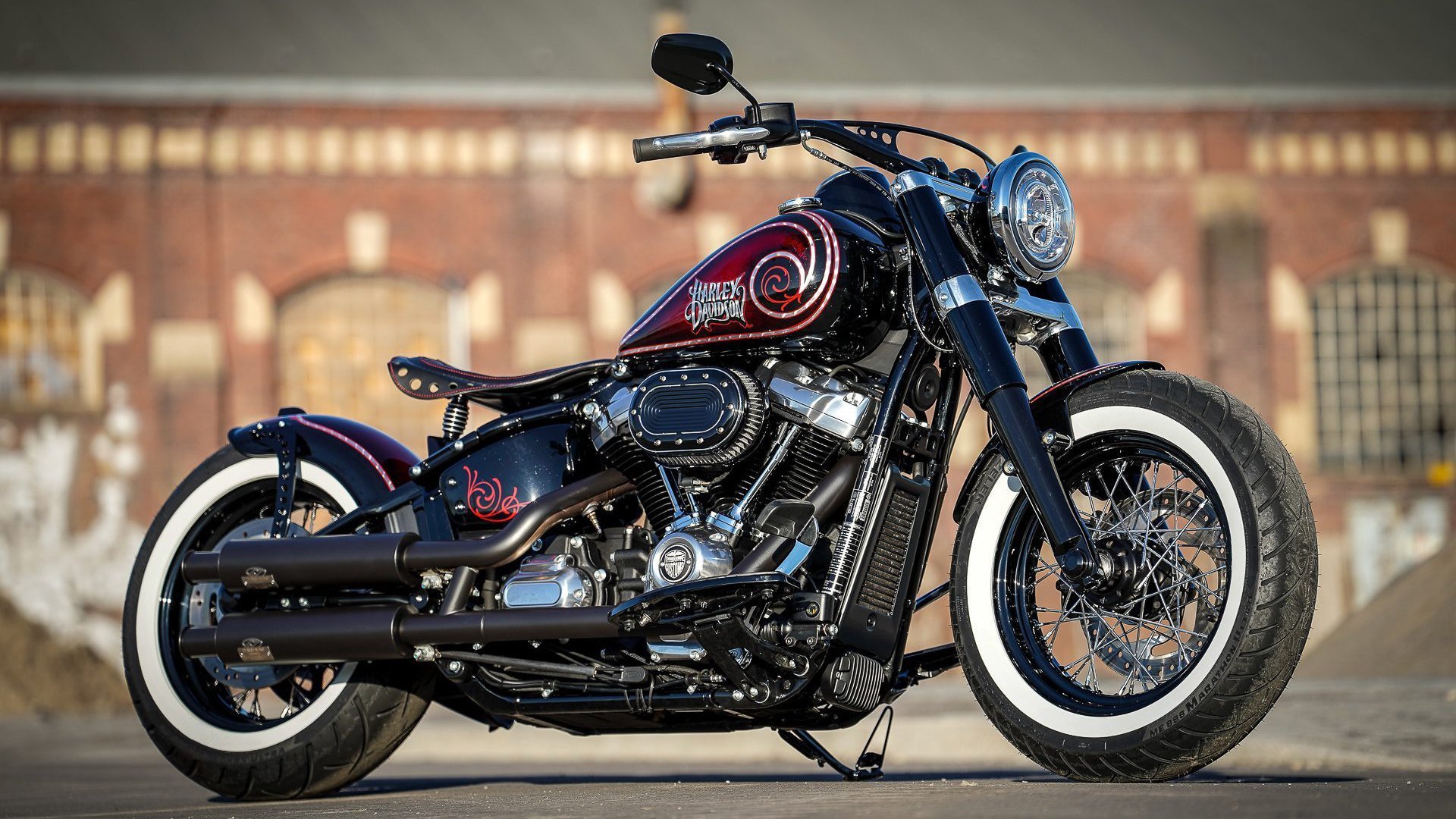 “腰旗美式橄榄球:东部新区赛场迎接极速与巧妙的对抗”