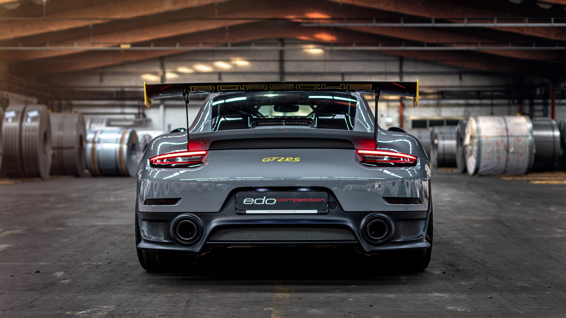 曼联球迷庆祝百年老队成就感人至深,曼联拜年